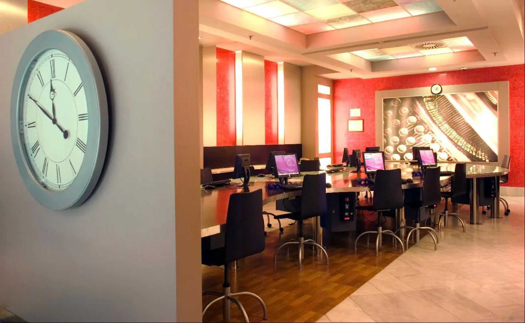 Holiday World VILLAGE Hotel