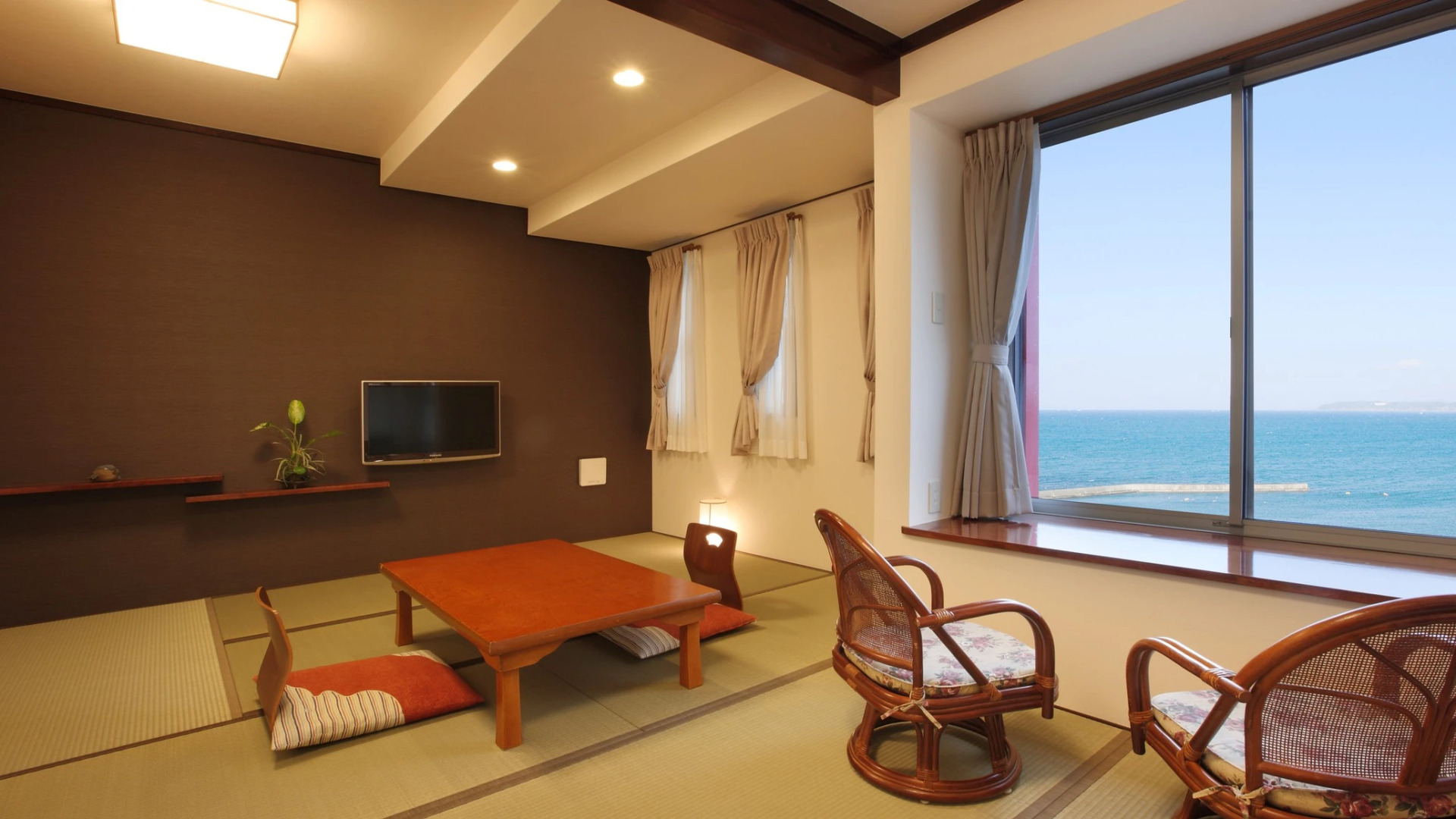 Tateyama Onsen Oshisashiminoyado Tarobe