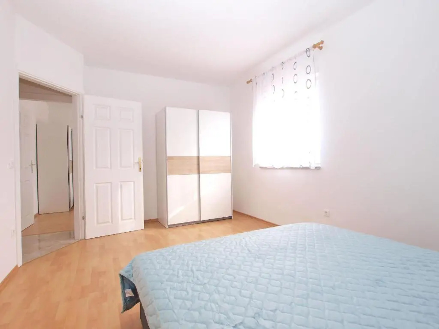 Apartments Antun 1237