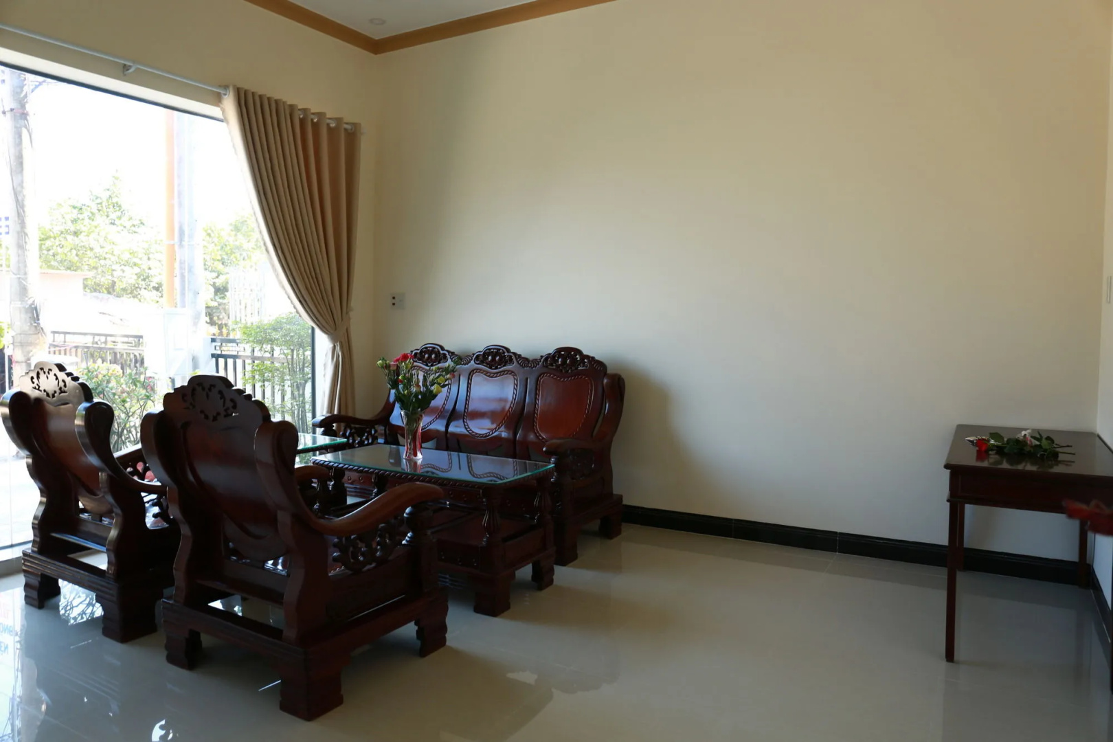 Lien Thong Hotel