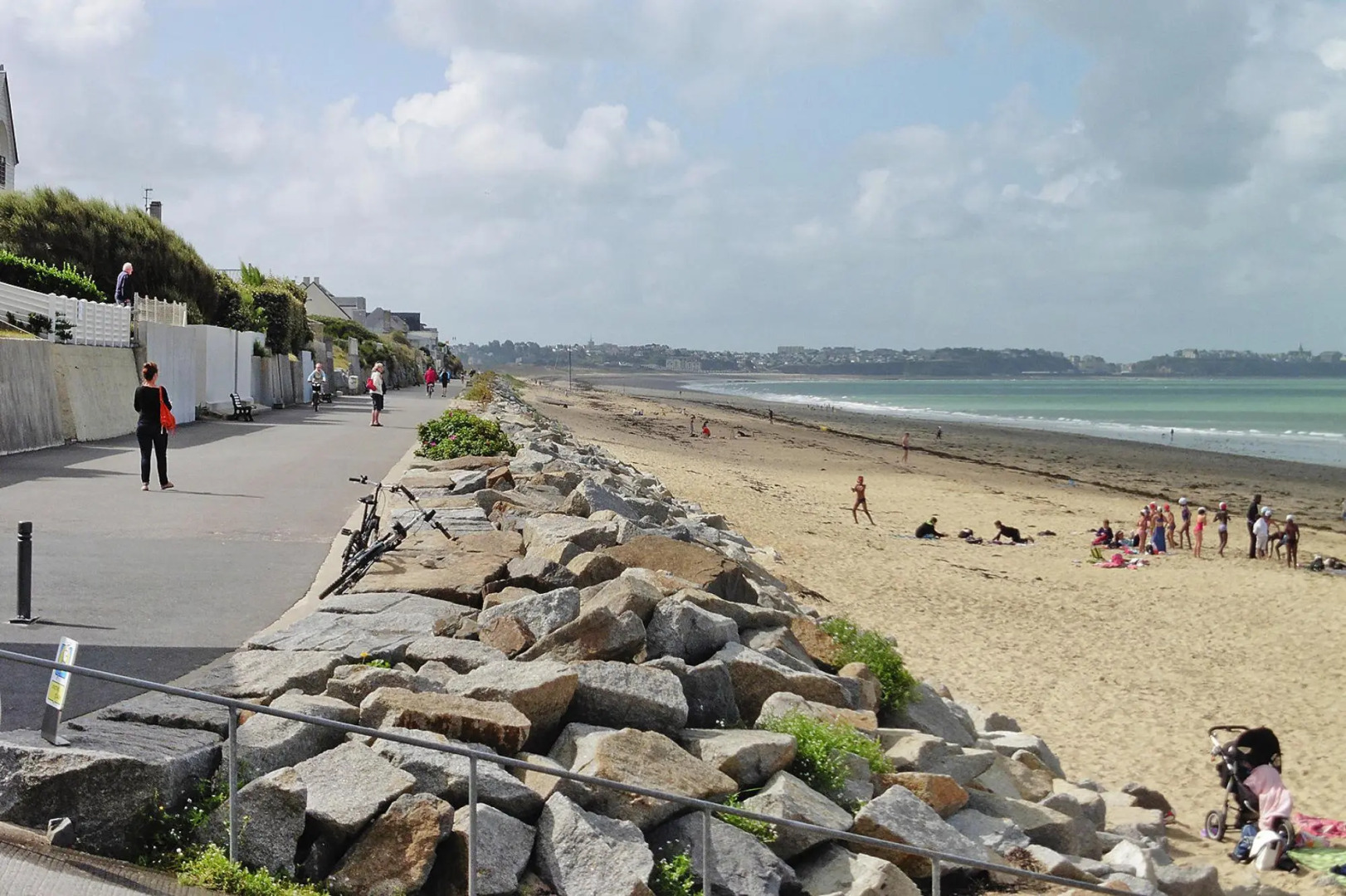 Chalet Near Mont St. Michel & Nature Trails