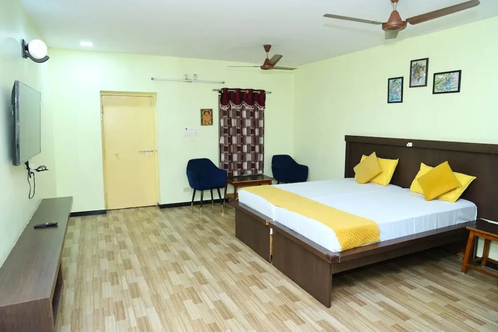 Sri sapthagiri lodge