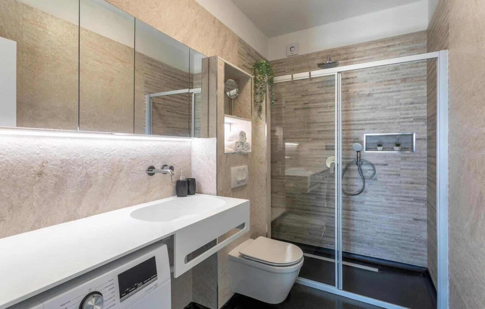 Awesome Apartment in Sali with Hot Tub, WiFi & 2 Bedrooms