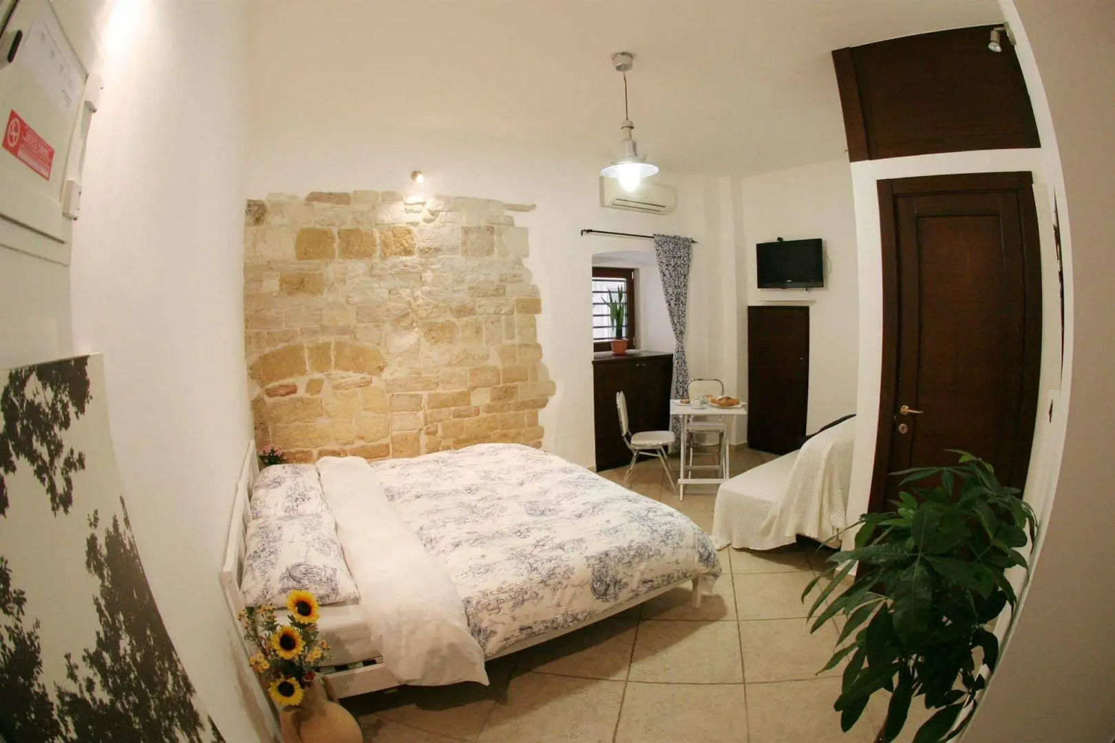 Saint Nicholas Plaza