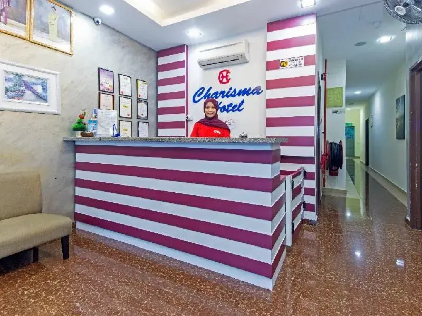 OYO 445 Charisma Hotel