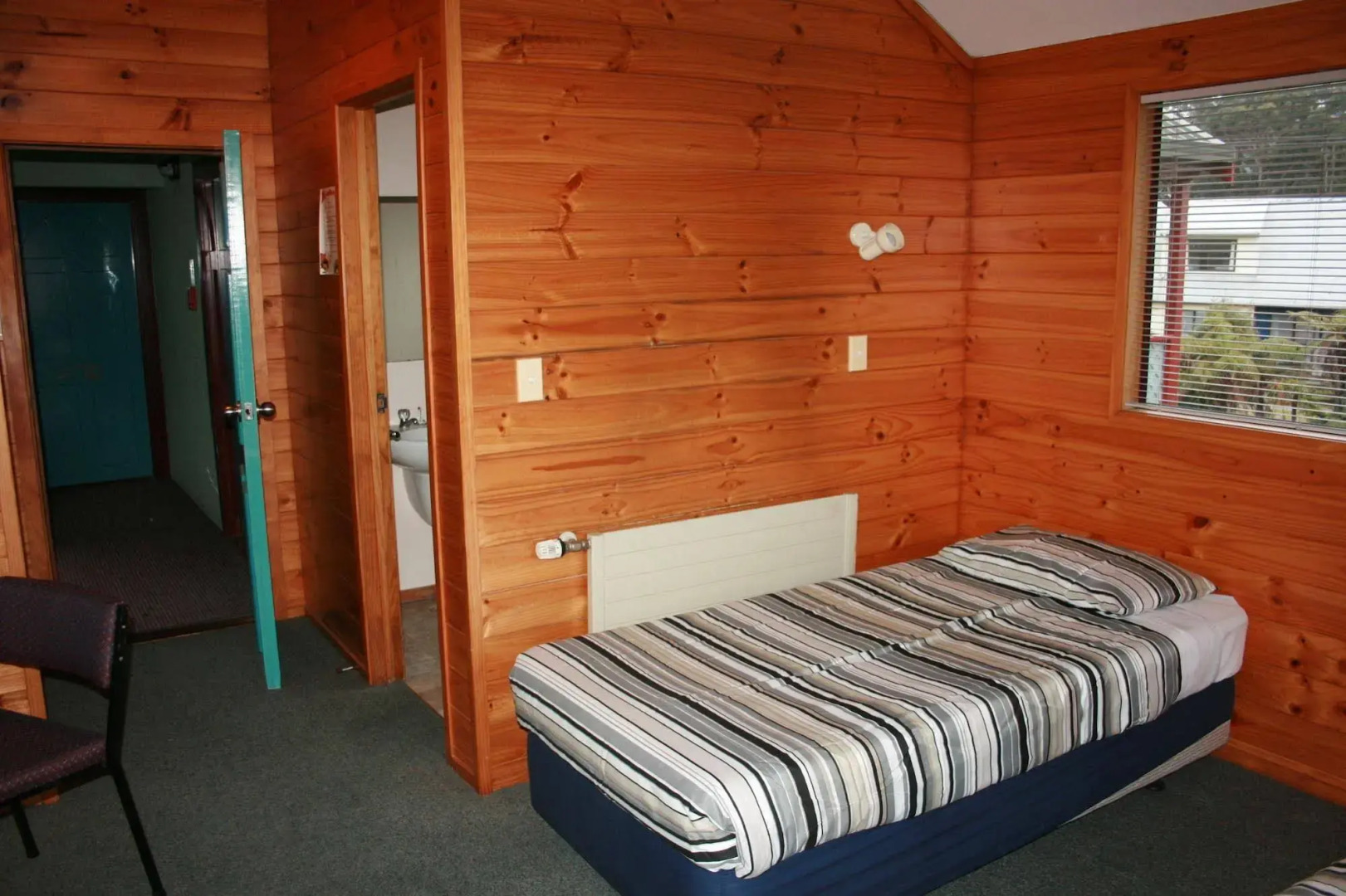 Smoke Lake Hot Springs Lodge and Camp