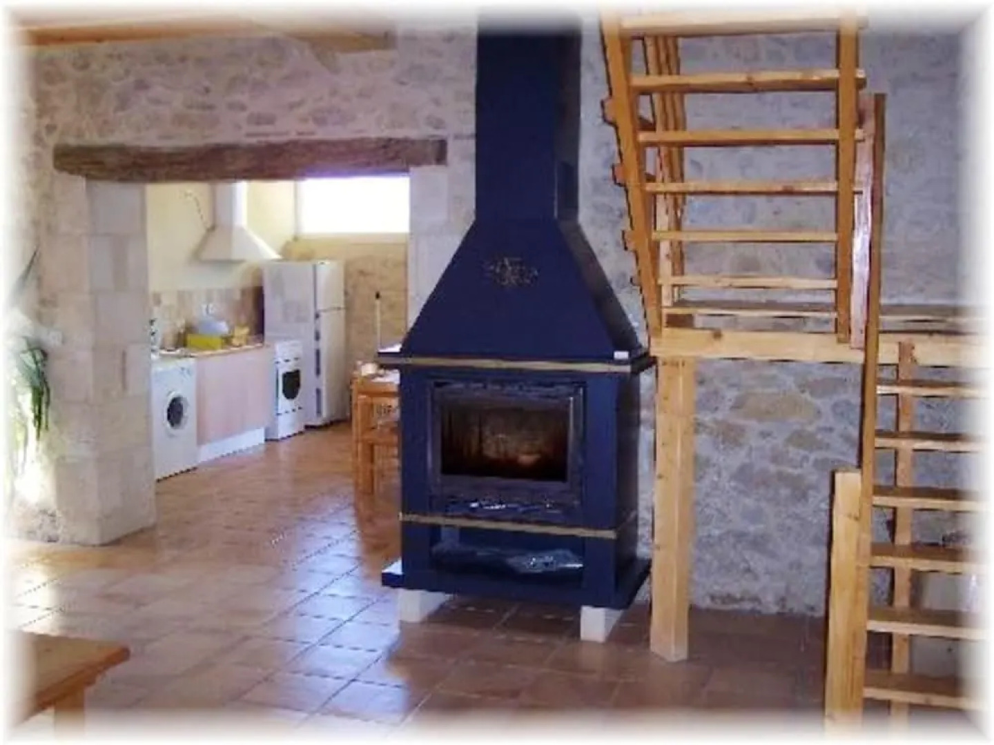 House With 2 Bedrooms in Blaignac, With Pool Access, Furnished Garden