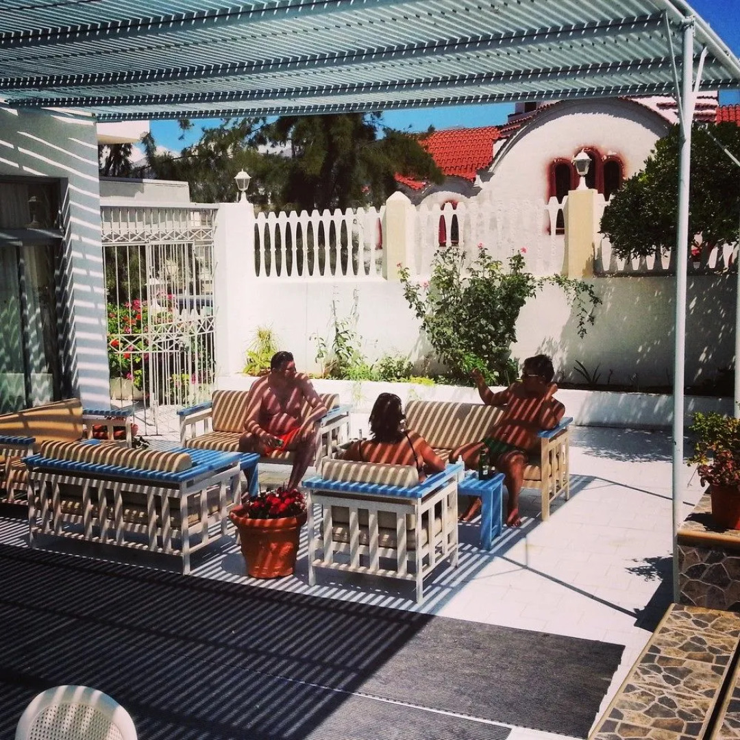 Regina Studios & Hotel