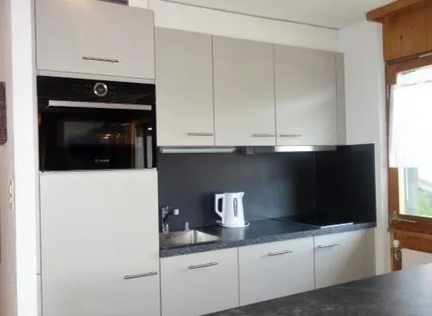 Iris CONFORTABLE & PLEASANT apartments