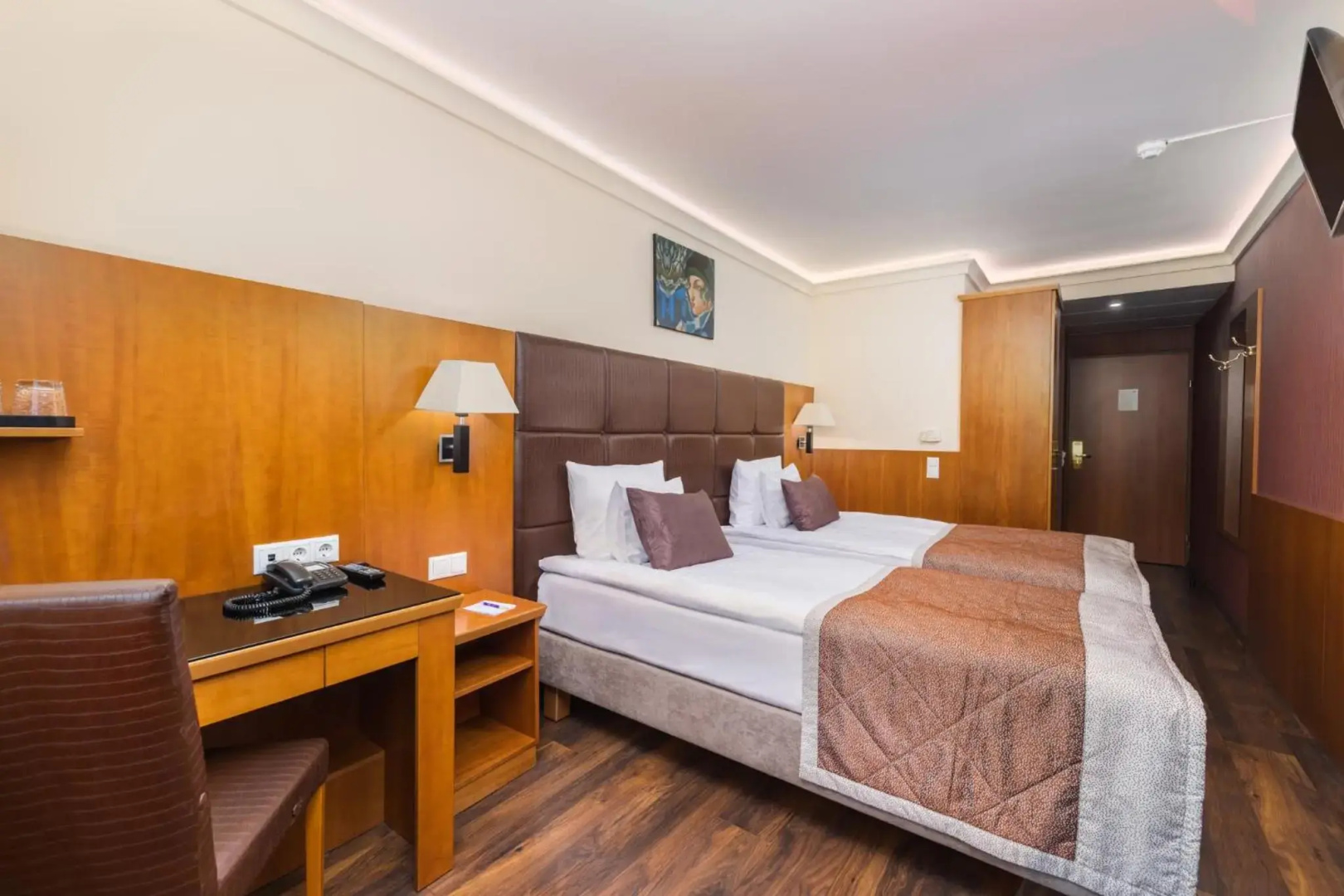 Отель Premier Inn Dubai Dragon Mart