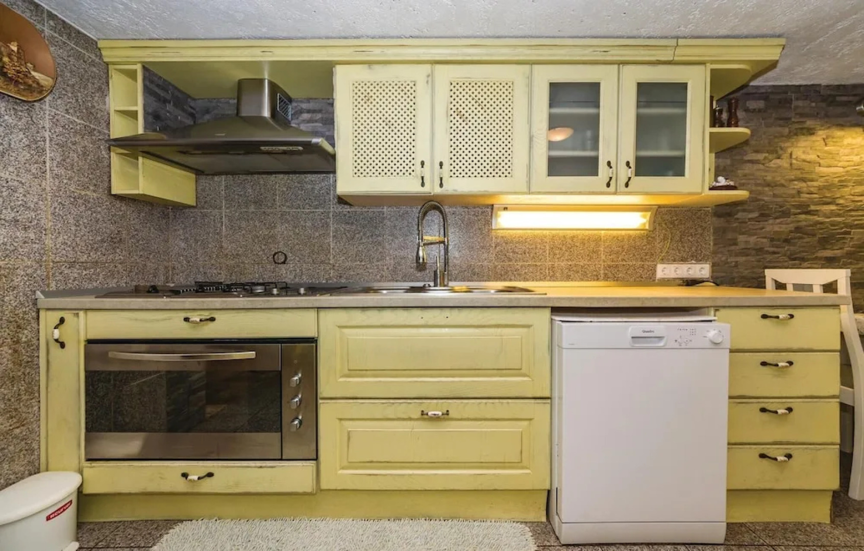 Amazing Home in Kozino With Wifi and 5 Bedrooms