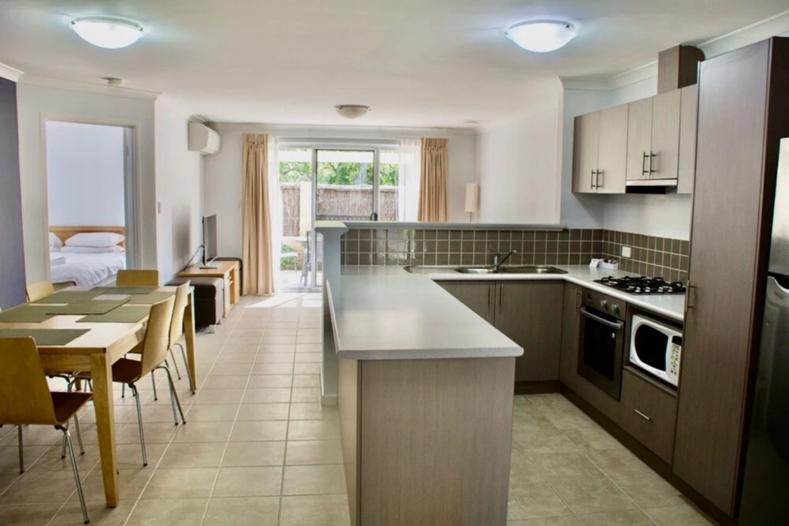 Sea Breeze Broadwater