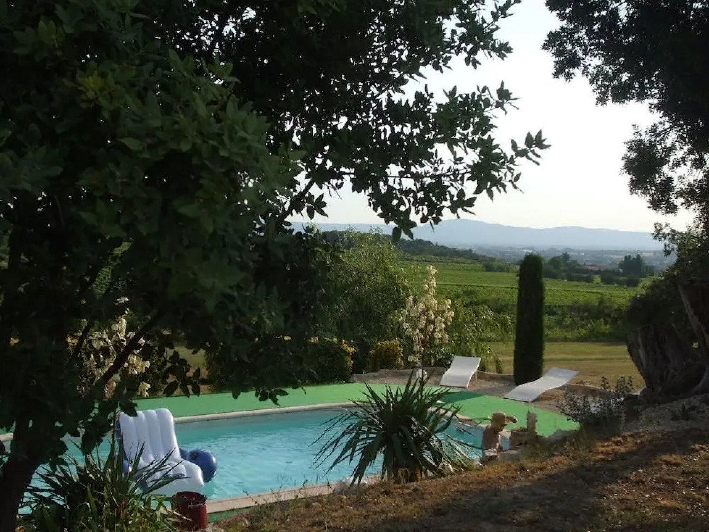 Luxurious Holiday Home with Pool in Pertuis France