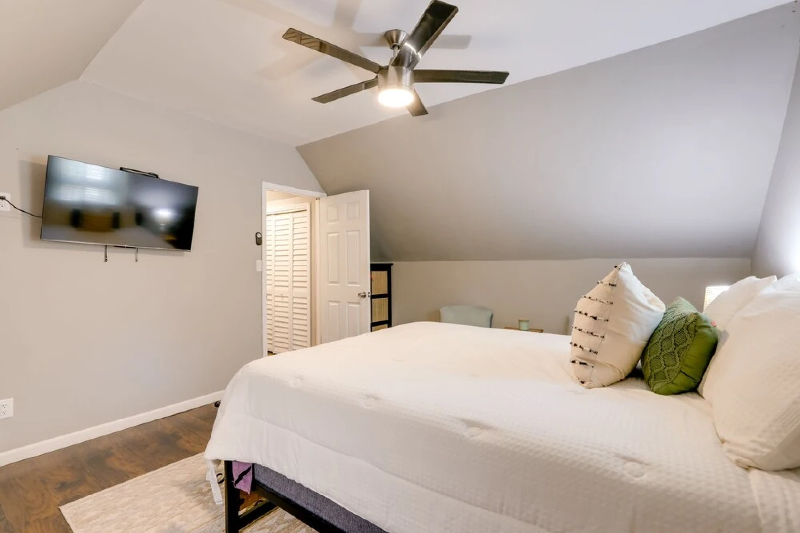 Hot Tub & Hiking Trails: Luxe Georgia Farm Retreat