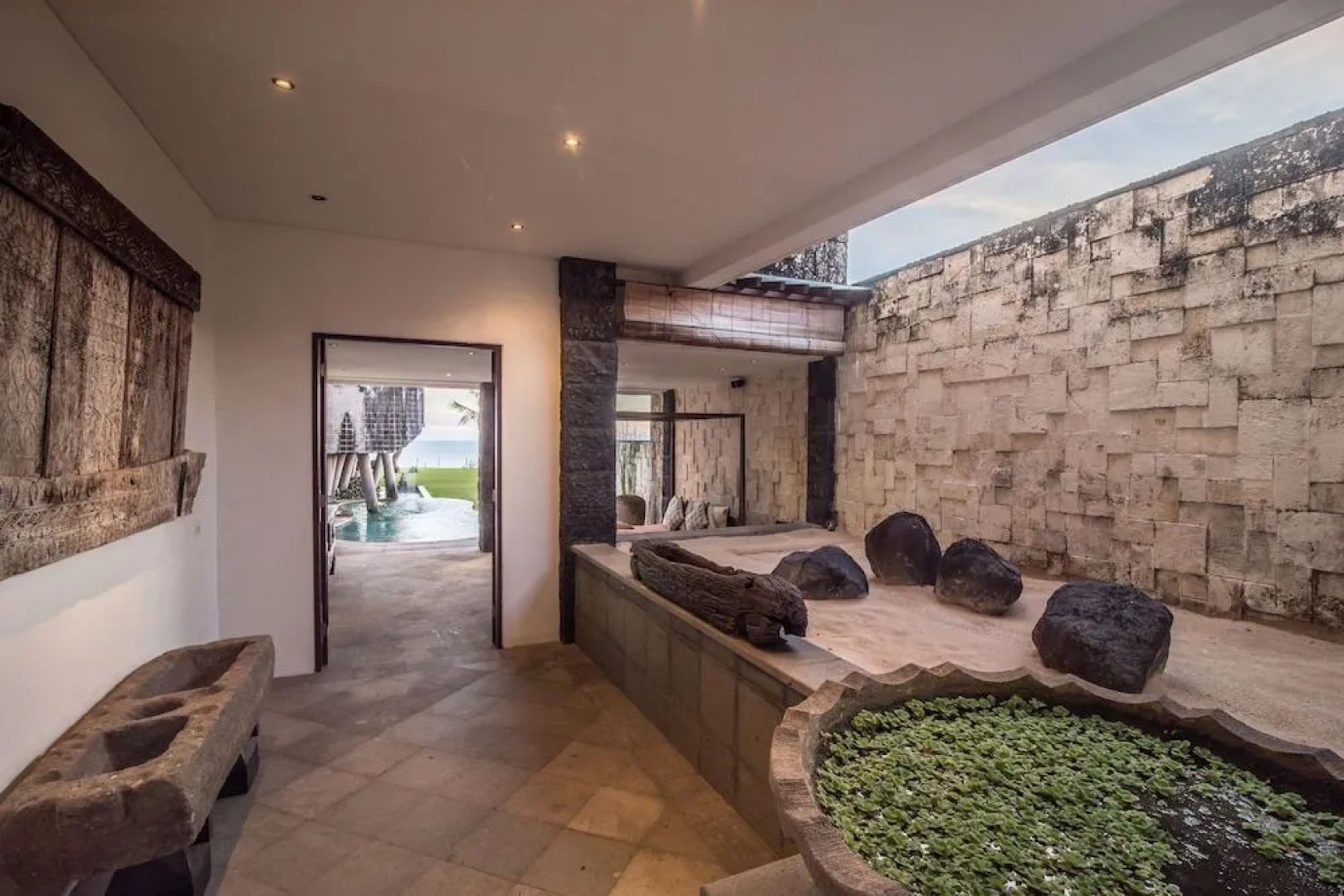 Absolute Cliff Front Pandawa Beach Villa