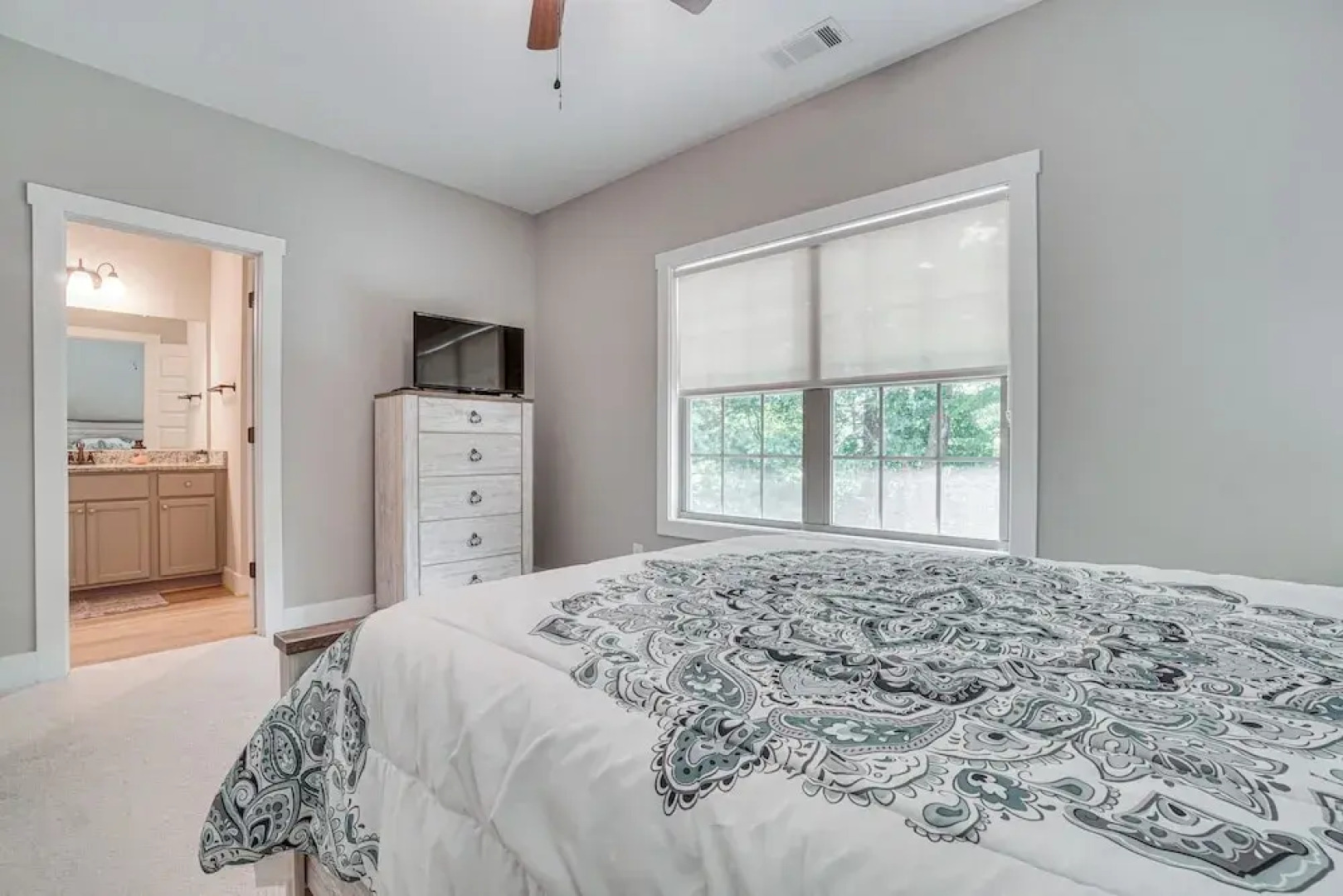 Hot Tub & EV Charger: Helen Getaway w/ Views!