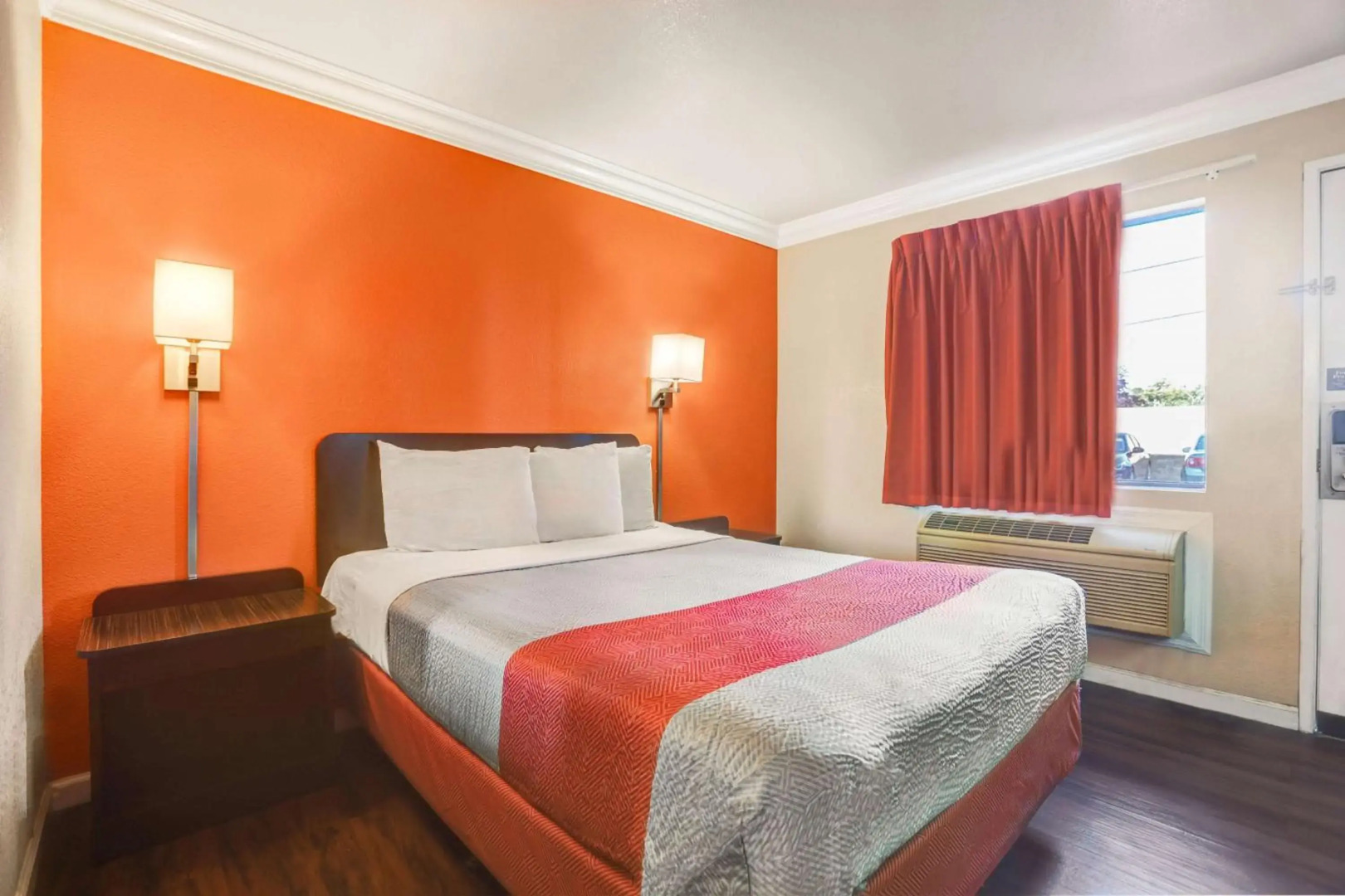 Motel 6 Fresno, CA - Belmont Ave