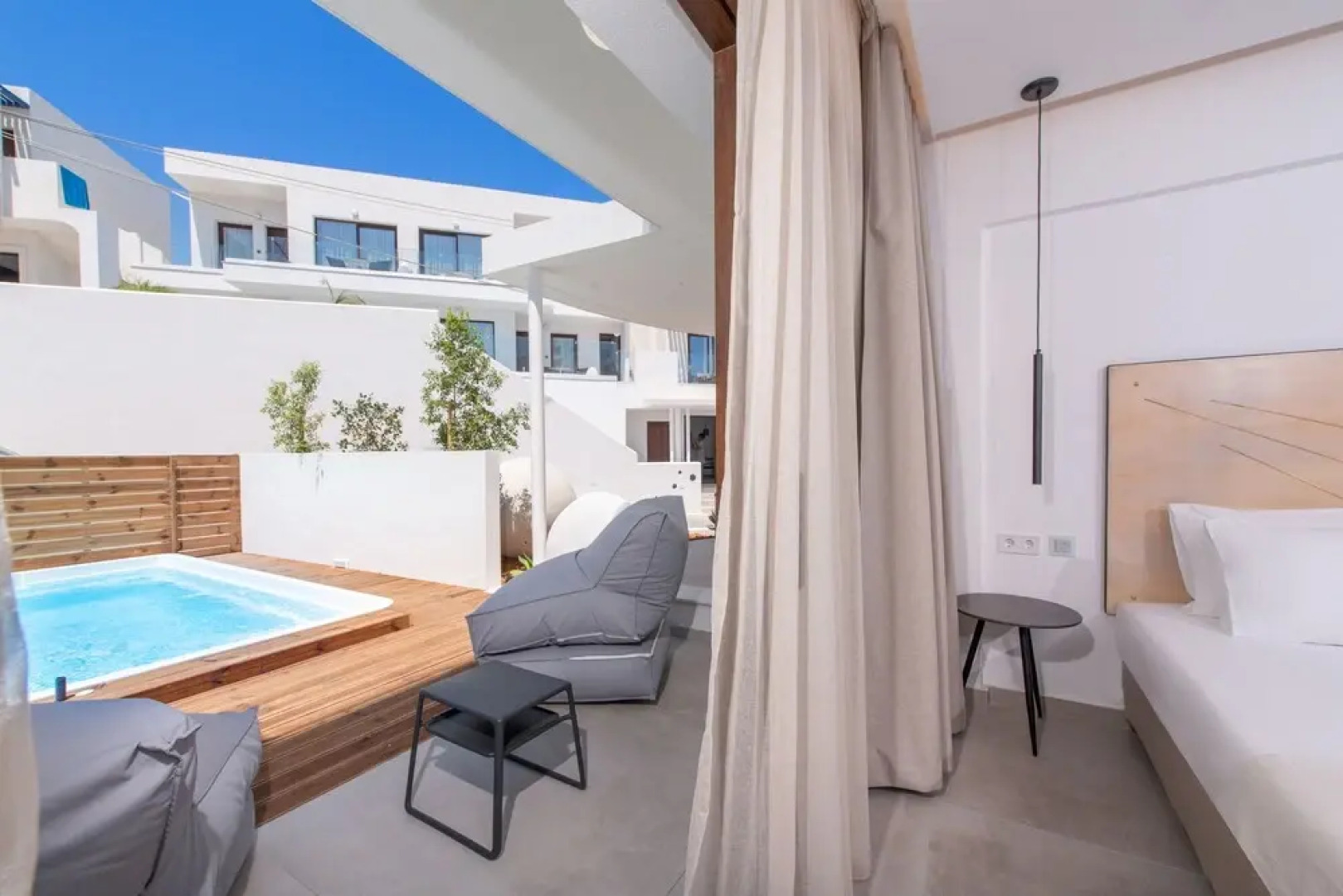 Mika Villas & Suites