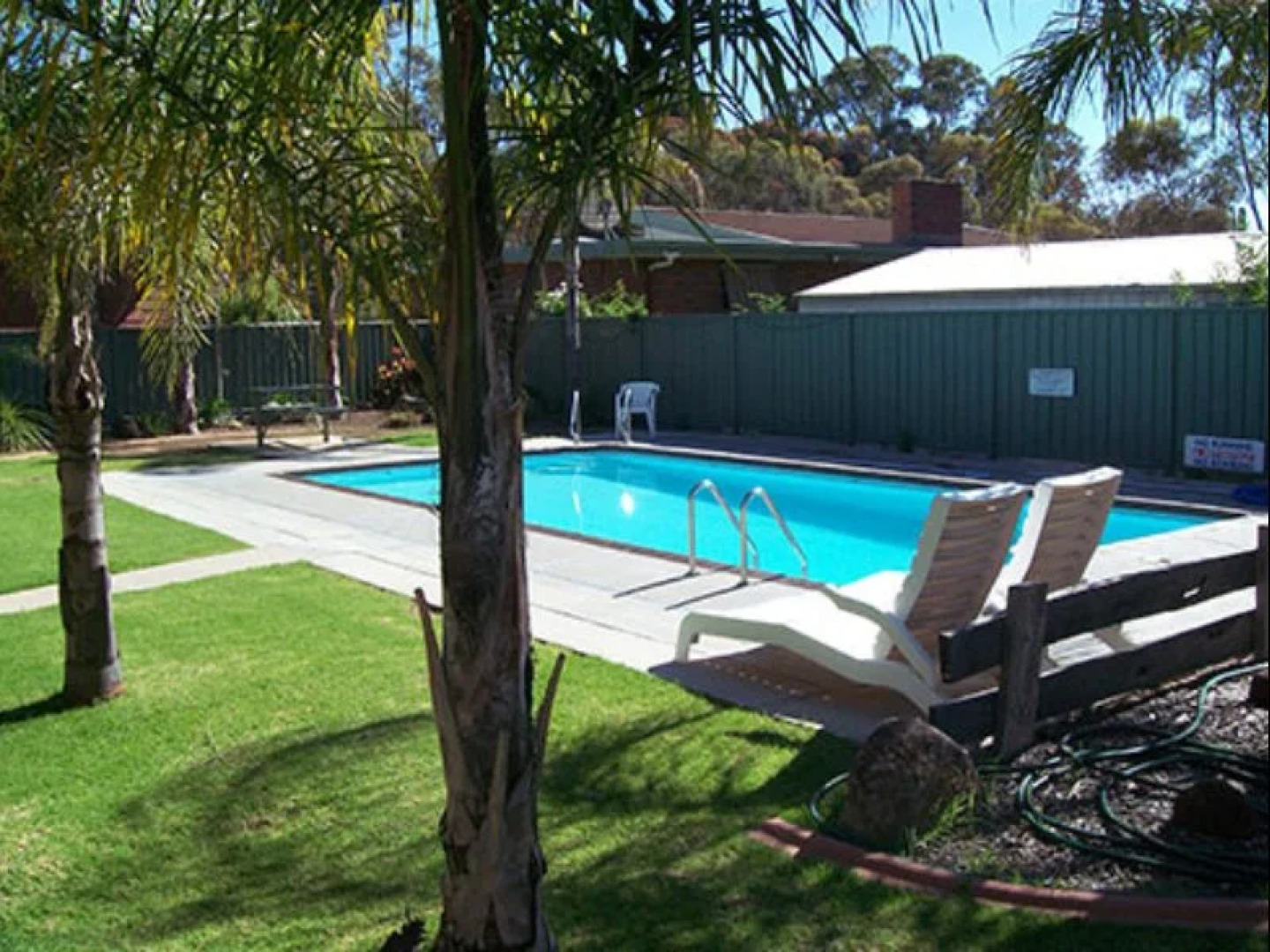 River Village Motel & Holiday Units