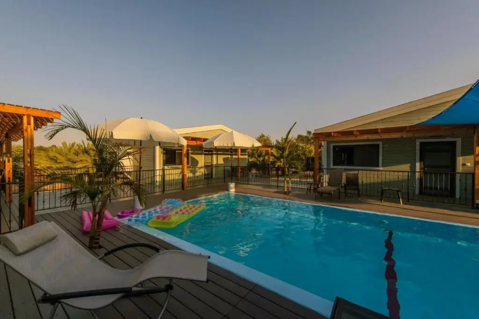 Somewhere - Chalets in the Arava