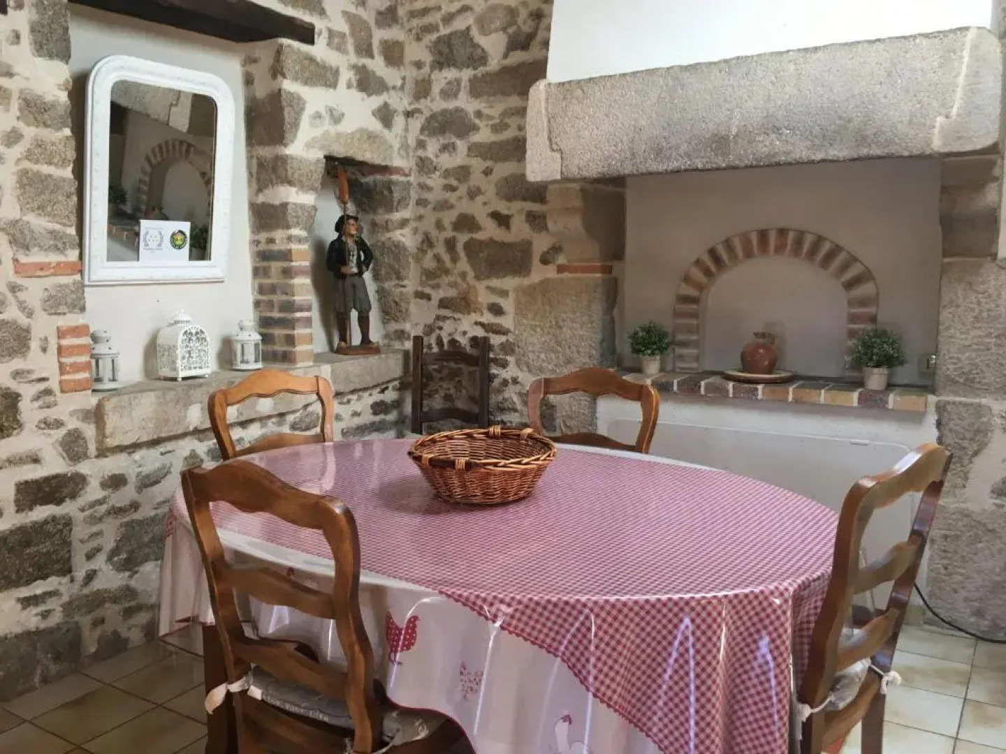 Gîte Saint-Michel-Mont-Mercure, 3 pièces, 4 personnes - FR-1-426-249