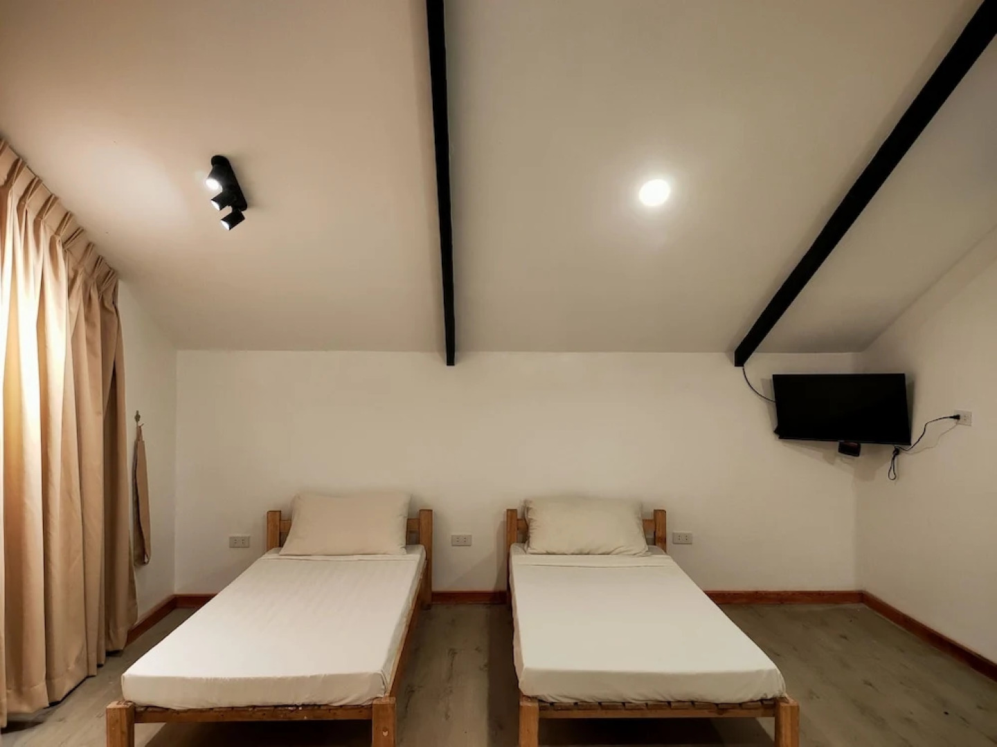 Kaliraya Surf Kamp by Eco Hotel Laguna