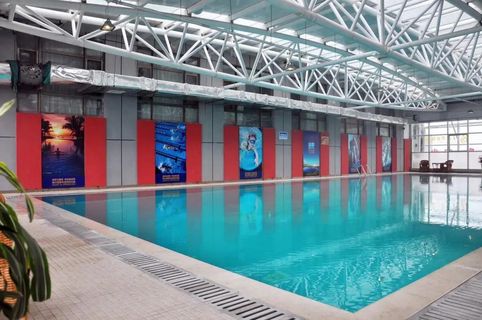 JingHang Holiday Hotel