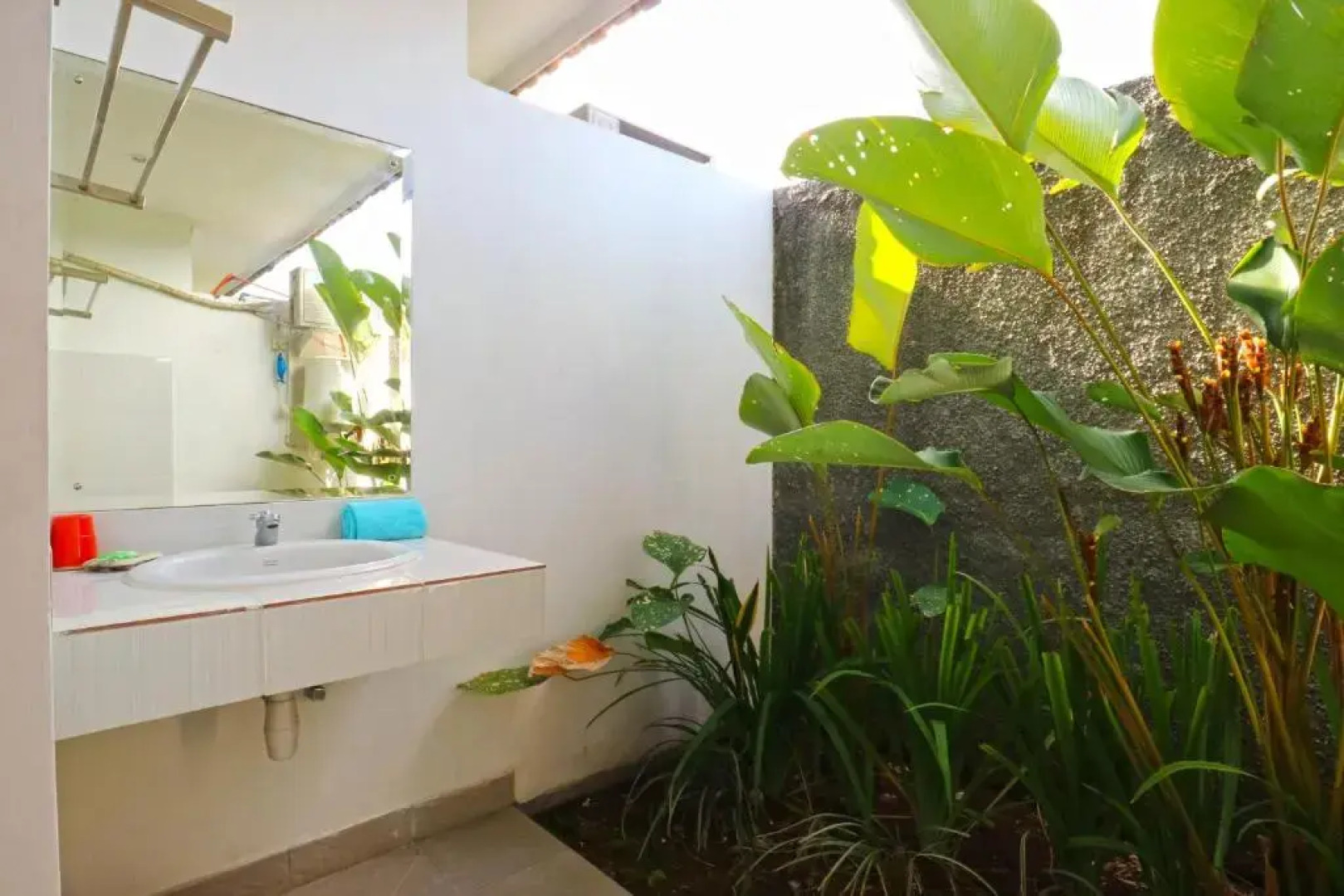 Pererenan Nengah Guest House by ZUZU