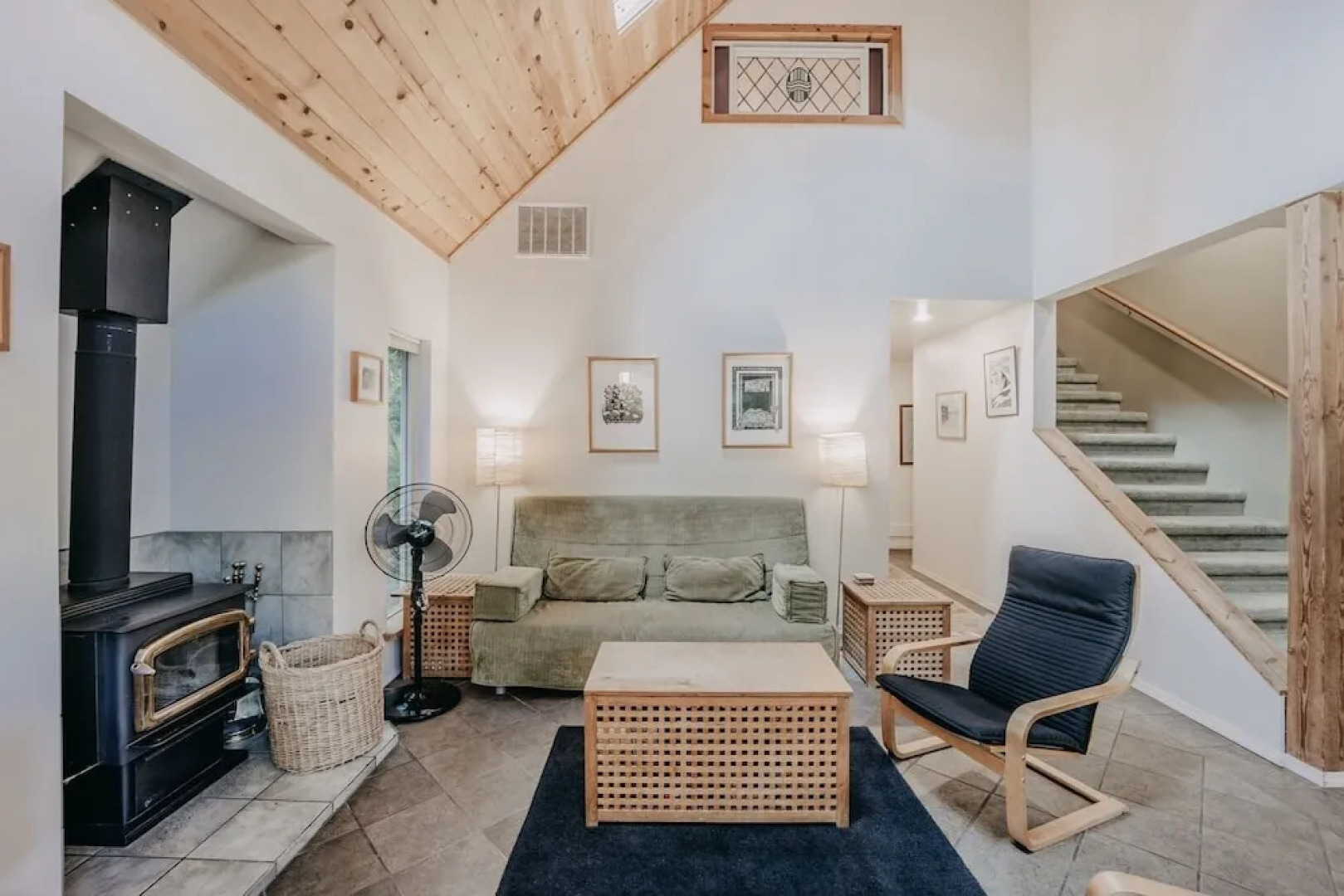 19mbr - Hot Tub - Sauna - Bbq - Pets Ok - Wifi - Sleeps 10 5 Bedroom Home by RedAwning