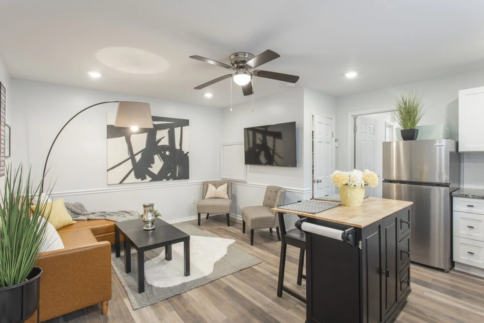 East Passyunk Trendy Apartment