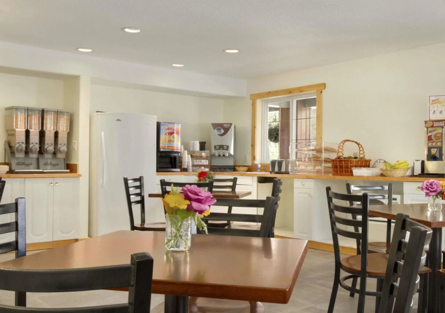 Travelodge by Wyndham Golden Sportsman Lodge