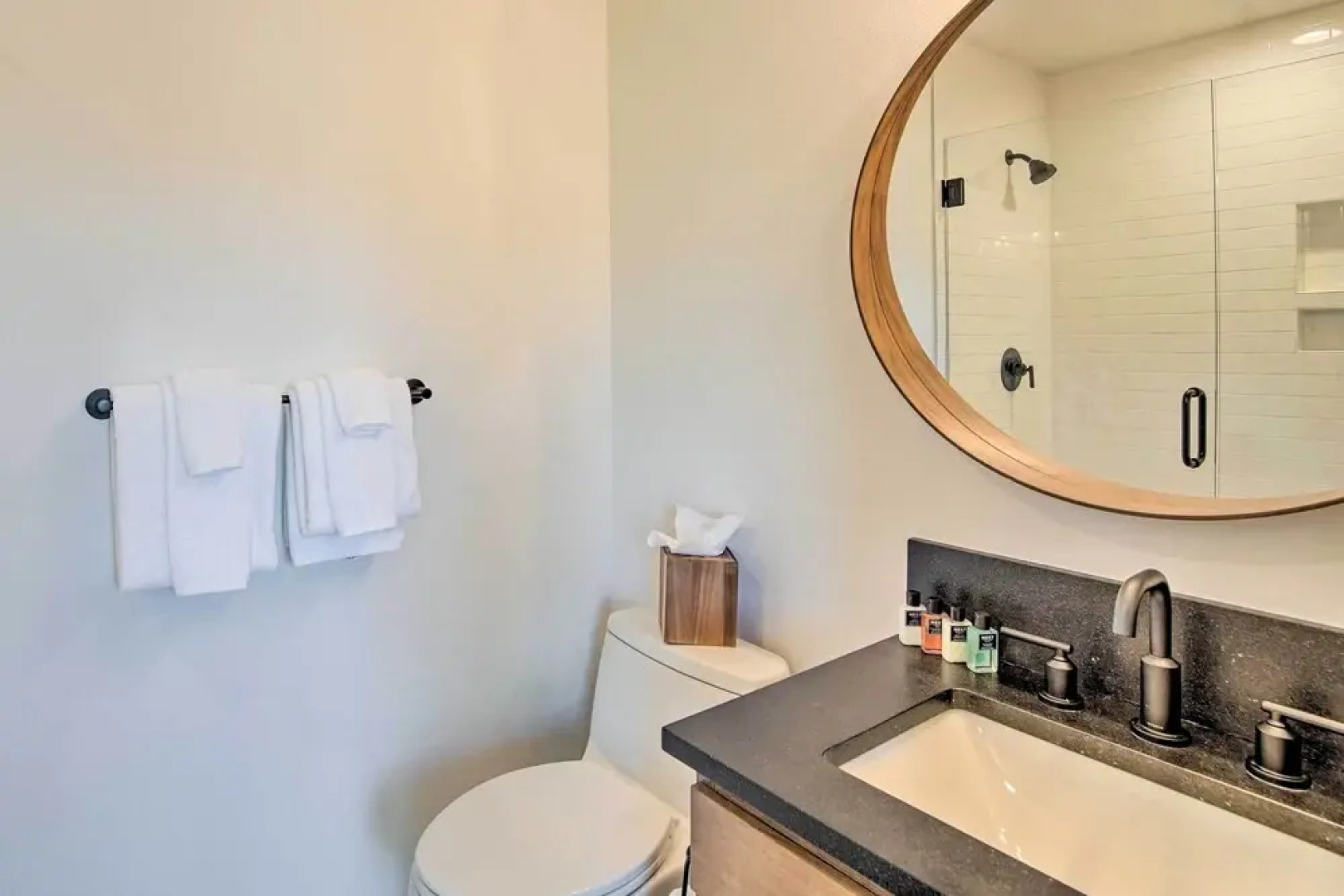 Charming Cle Elum Townhome w/ Balcony & Views