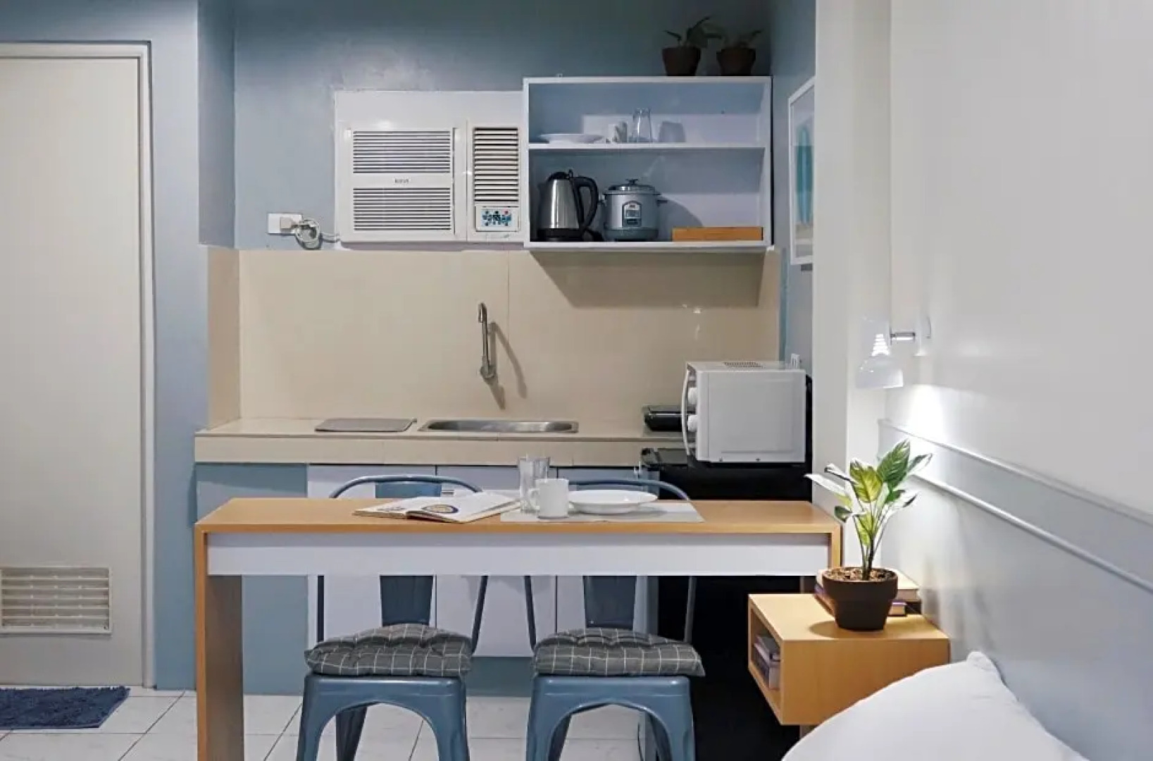 Dragonfly Transient House