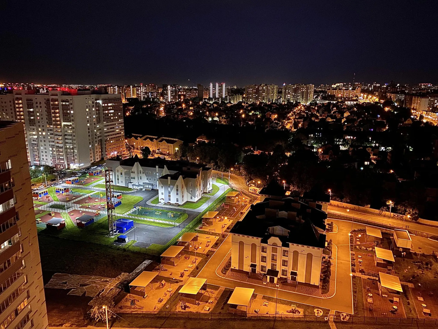 Rental Family Rooms (Рентал Фэмили) на Олимпийском бульваре 6