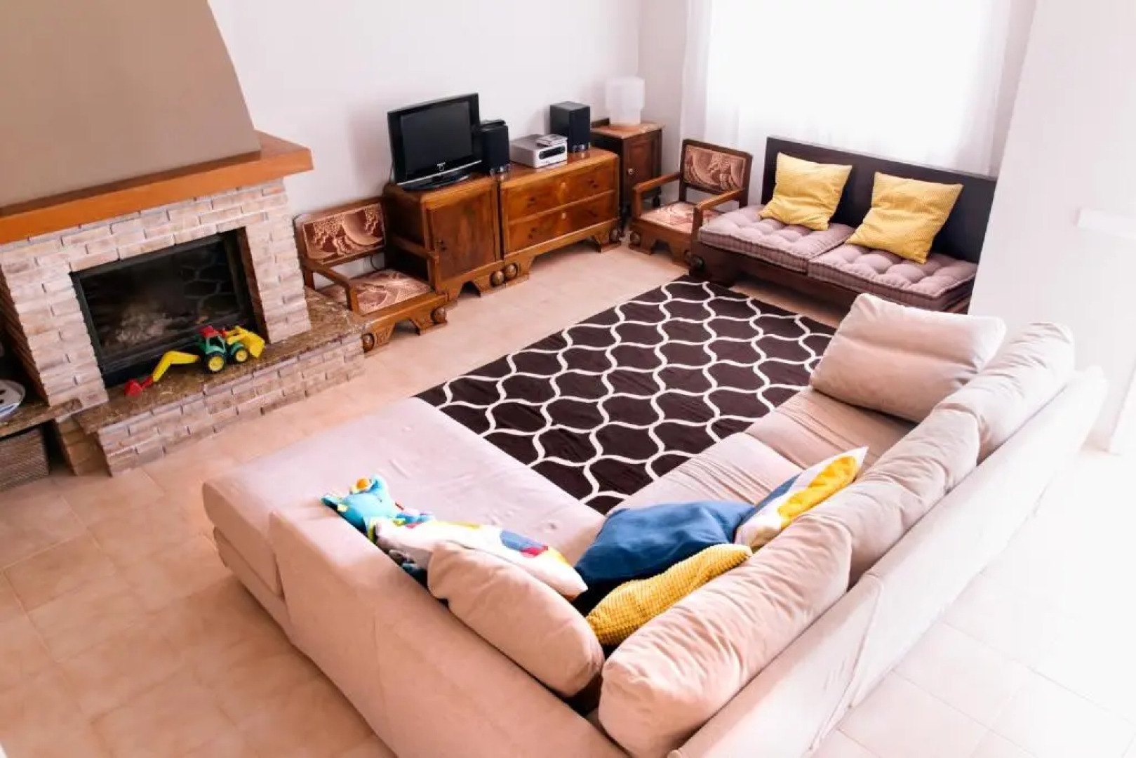 Tot un Mon-Beachfront House