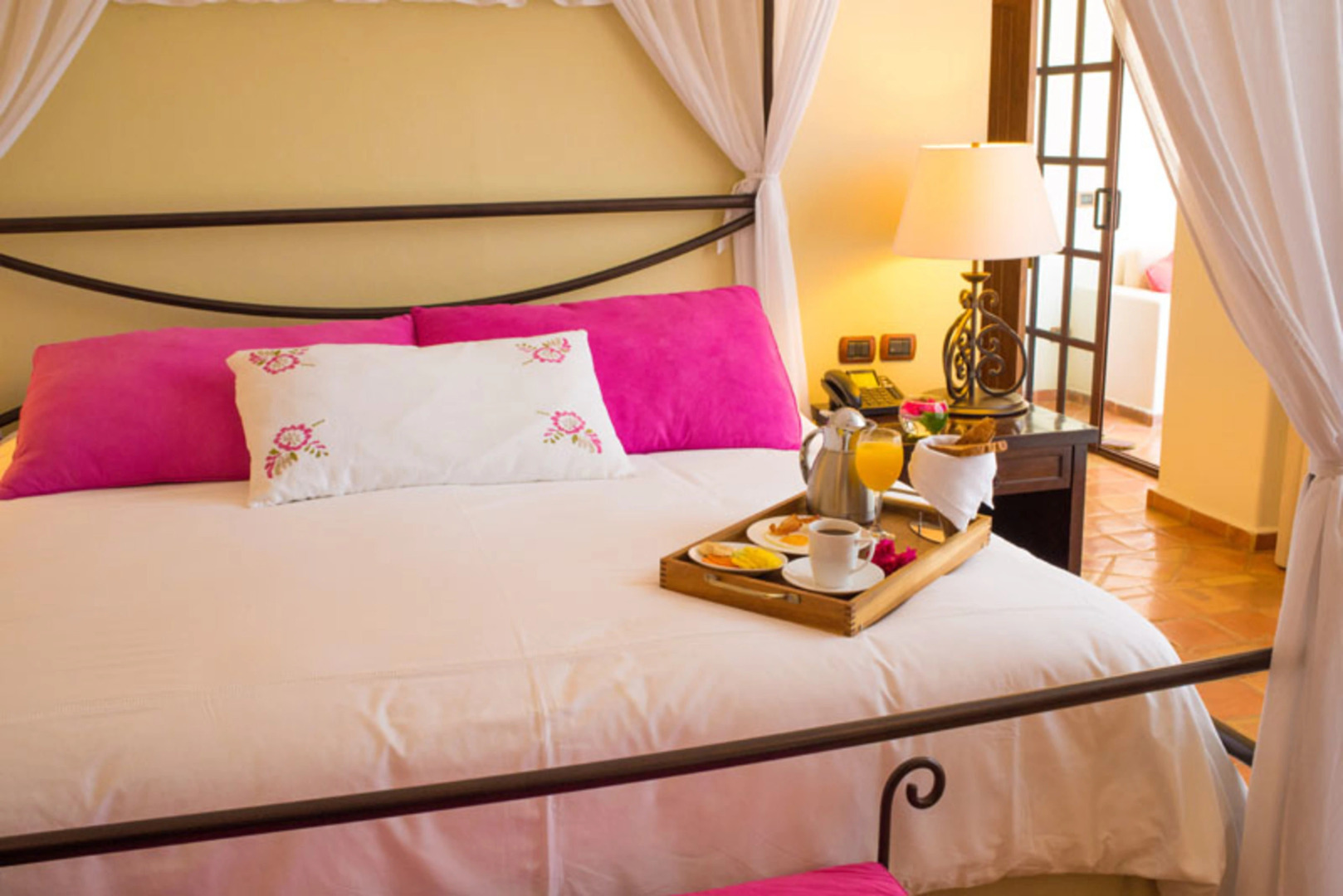 Guaycura Boutique Hotel Beach Club & Spa