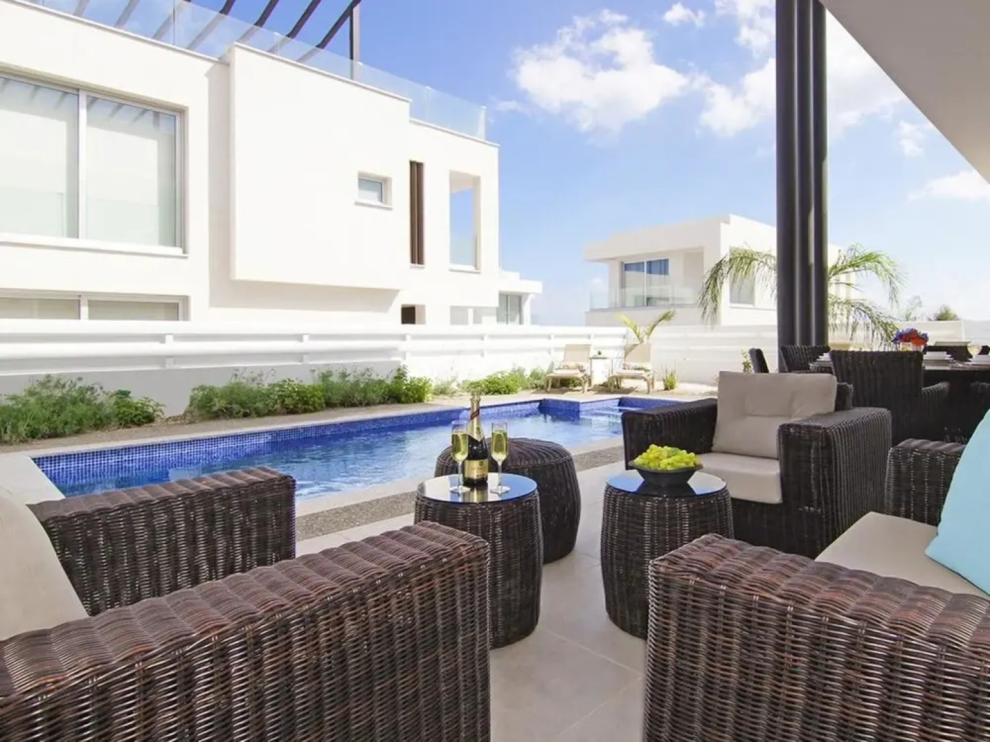 Luna Paralimni in Paralimni