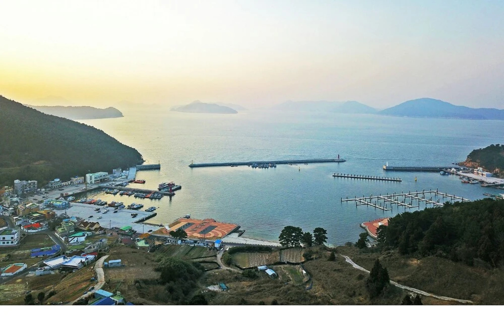 Geoje Arms on Shoulder Pension