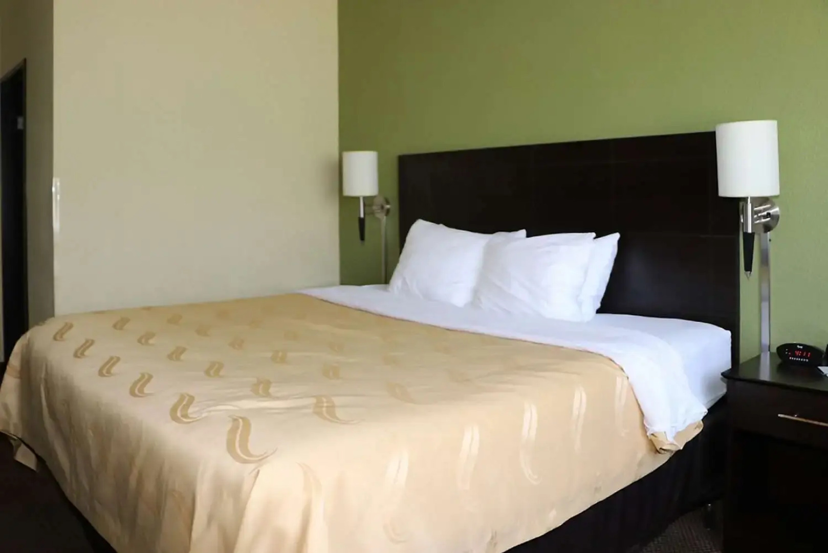 Quality Inn Evansville Eastland Area