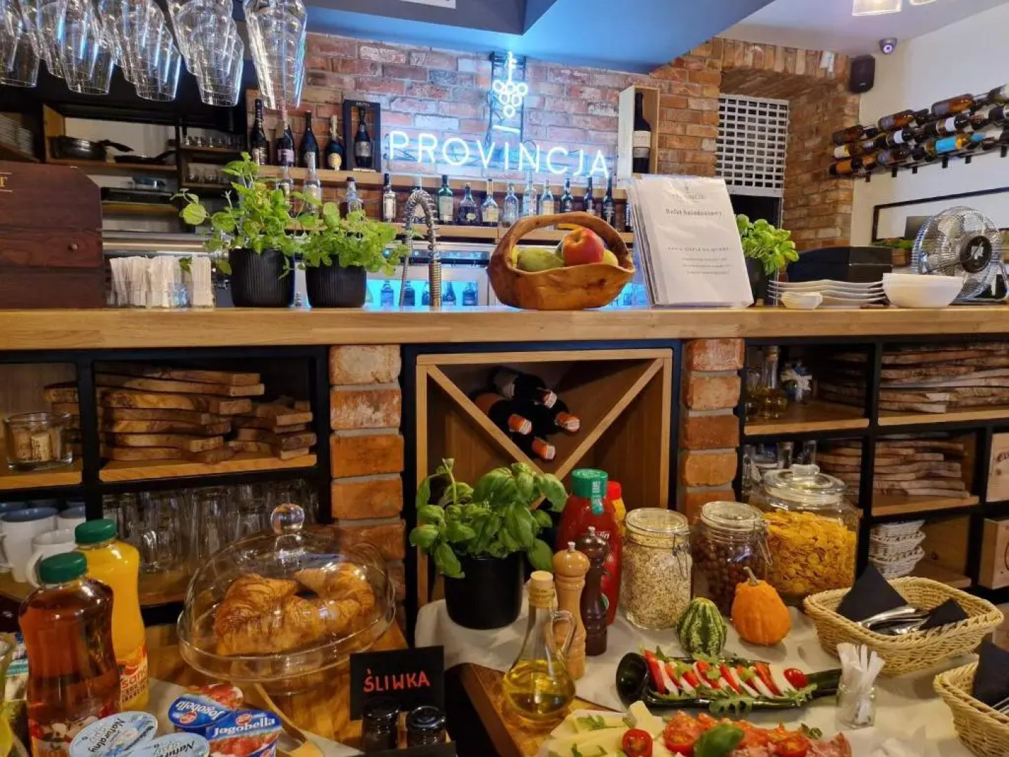 Provincja Wine Bar & Rooms