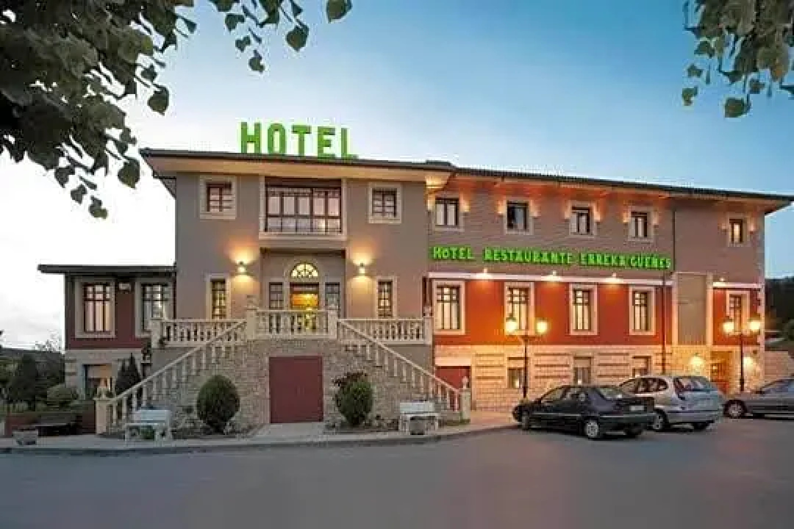 hotel gueñes