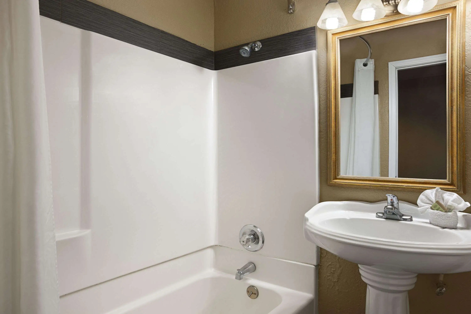 Super 8 by Wyndham Conference Center NAU/Downtown