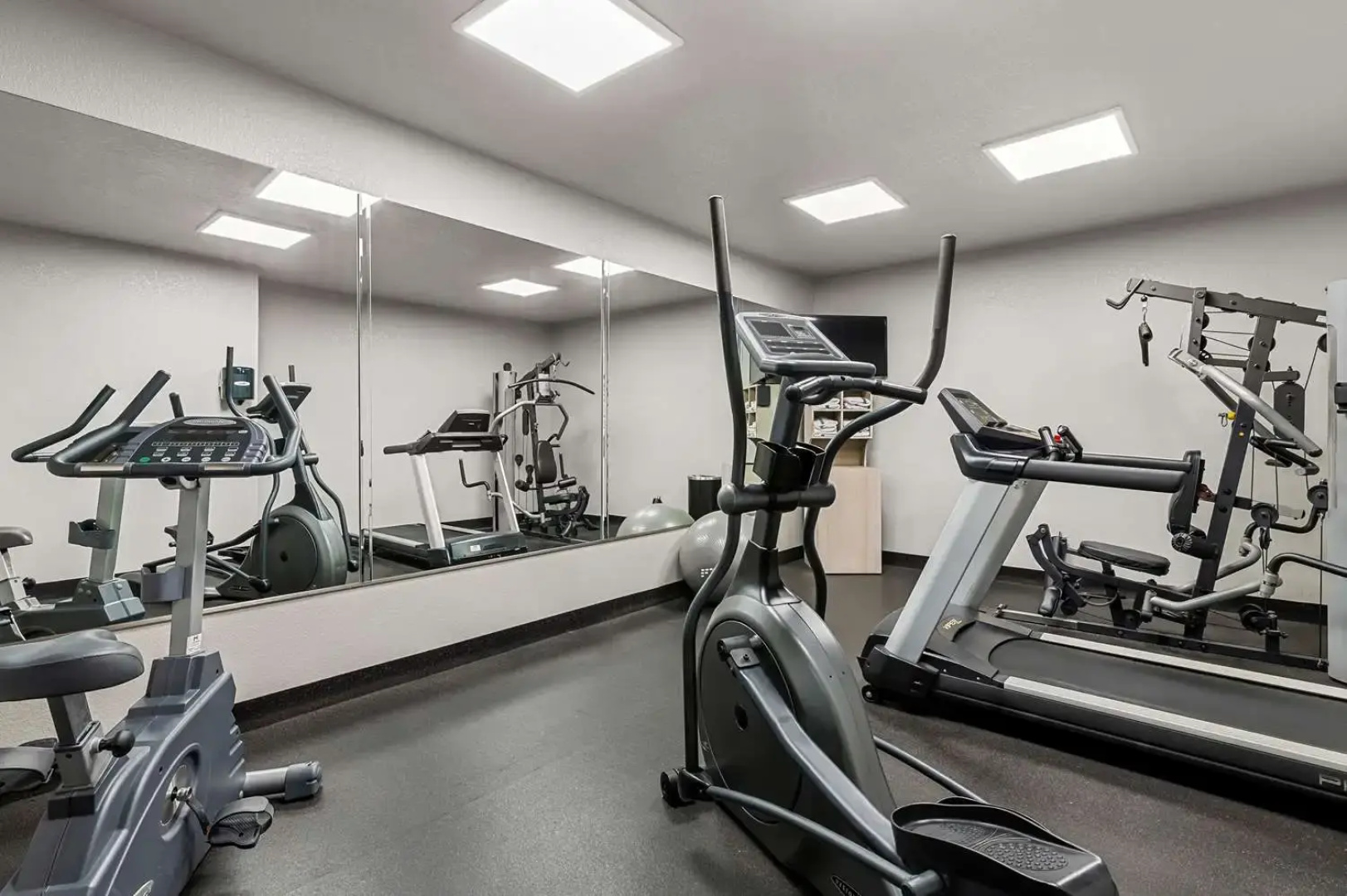 Best Western Plus Sherwood Inn & Suites