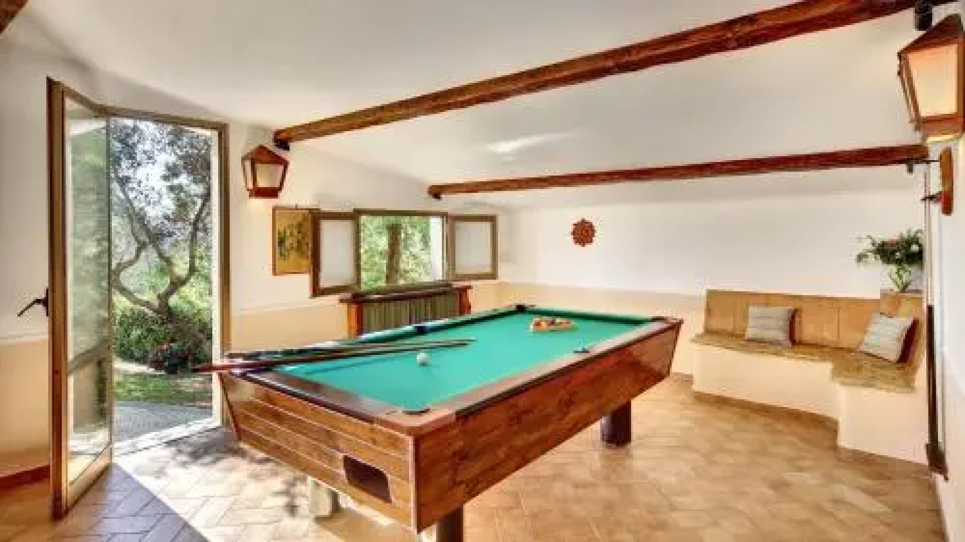 Il Frantoio Country style