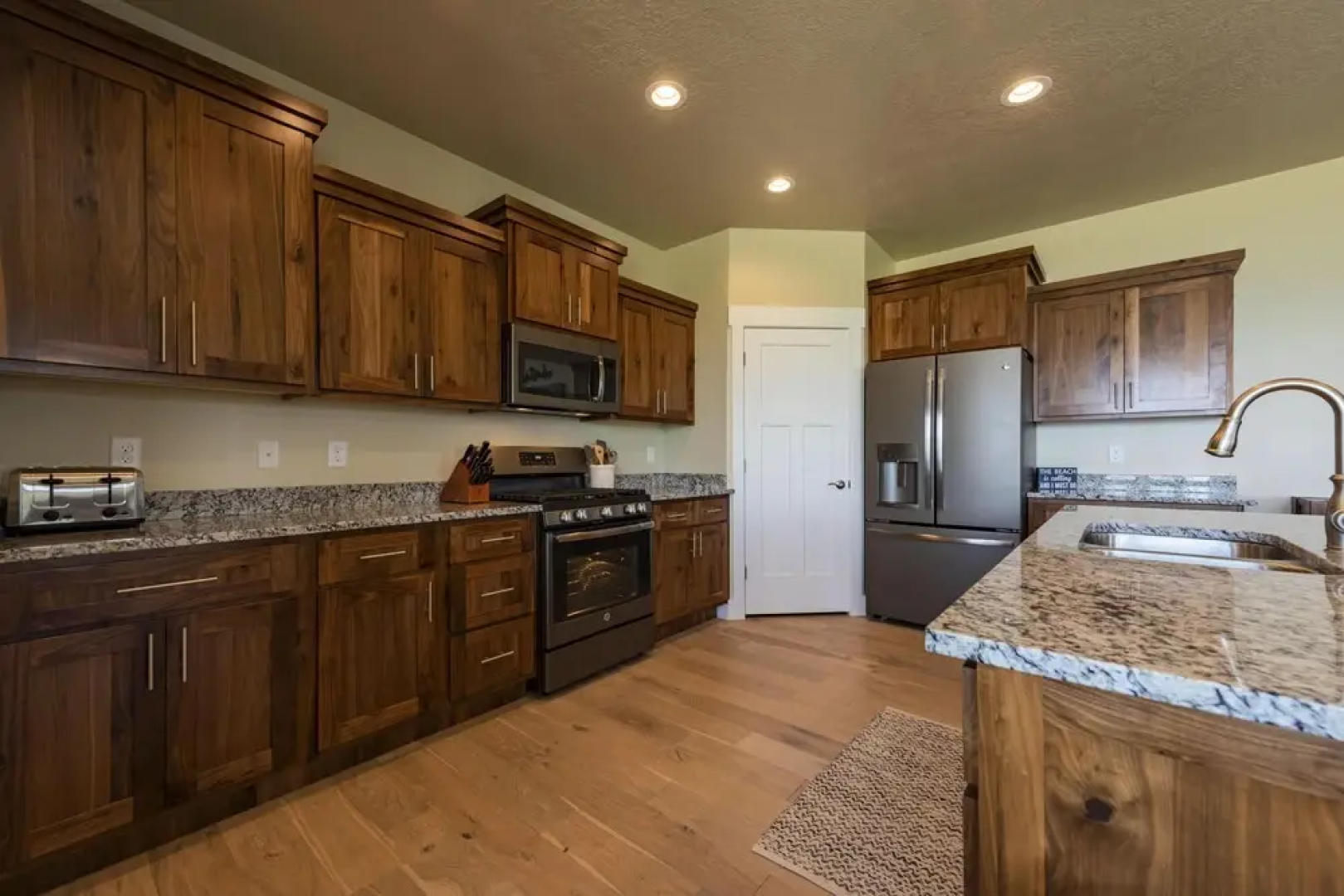 Lotus Lodge With Bear Lake Luxury Rentals