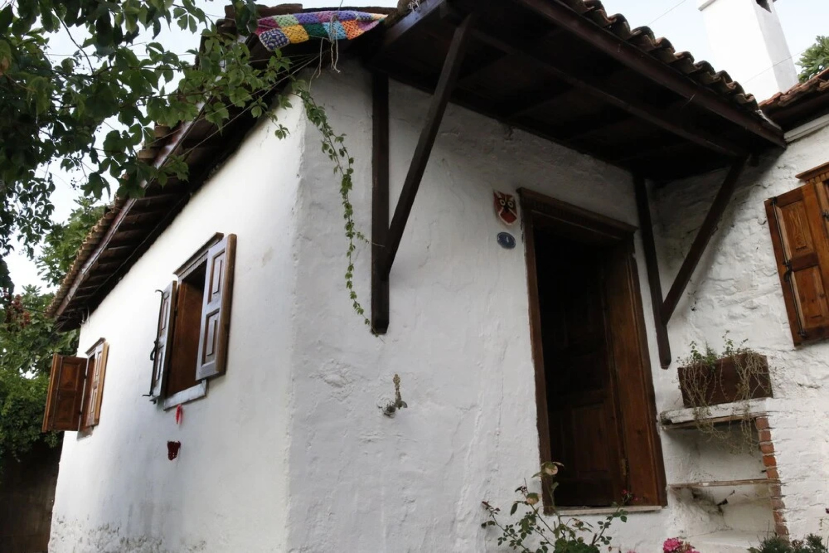 Shiraz Hotel & Restaurant