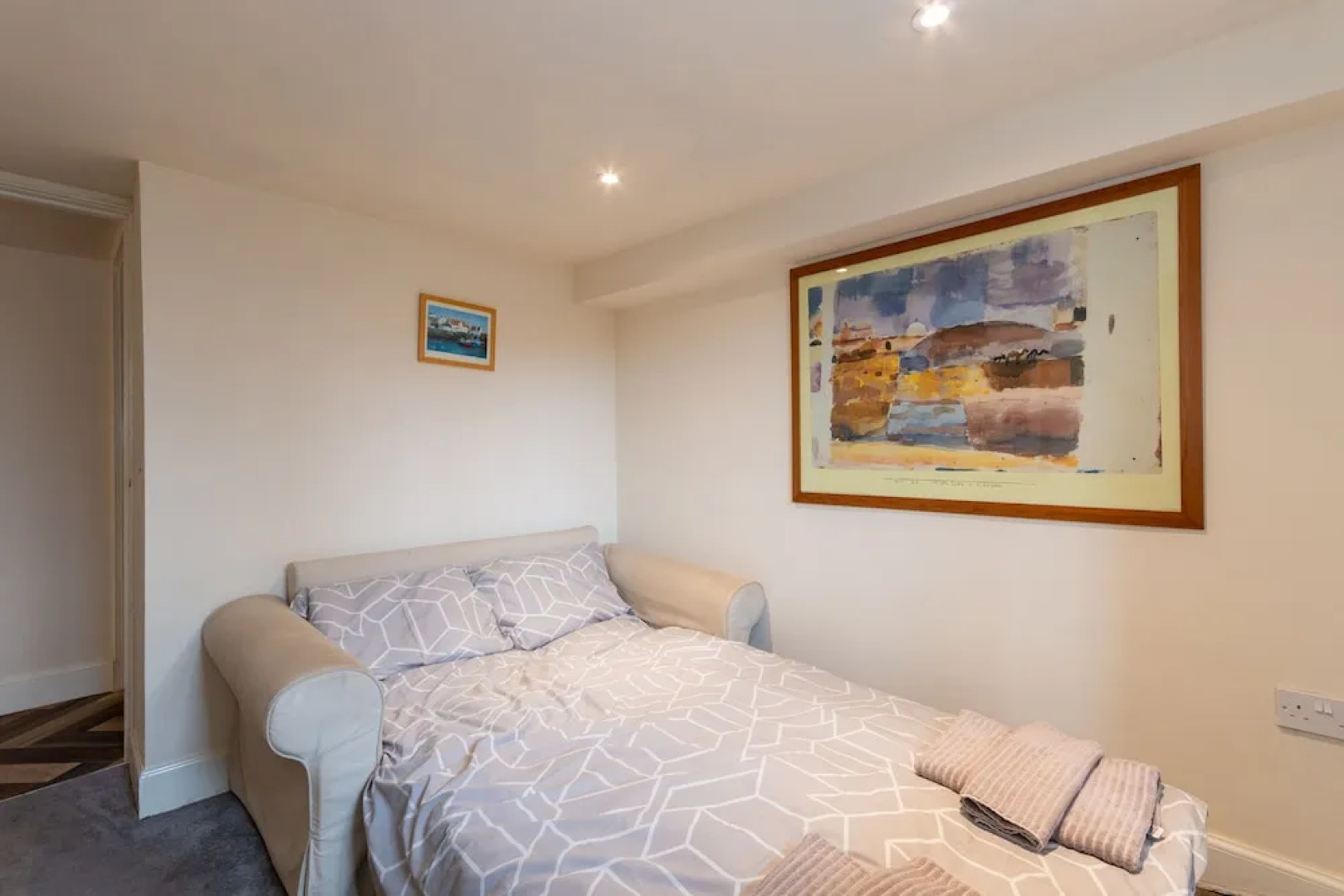 Cellardyke 3-bed Cottage, Sleeps 6 by Seafront