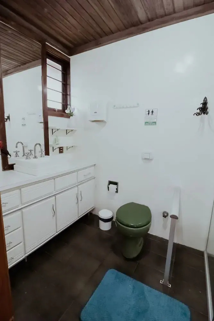 Tima Casa Ampla em Localiza o Privilegiada