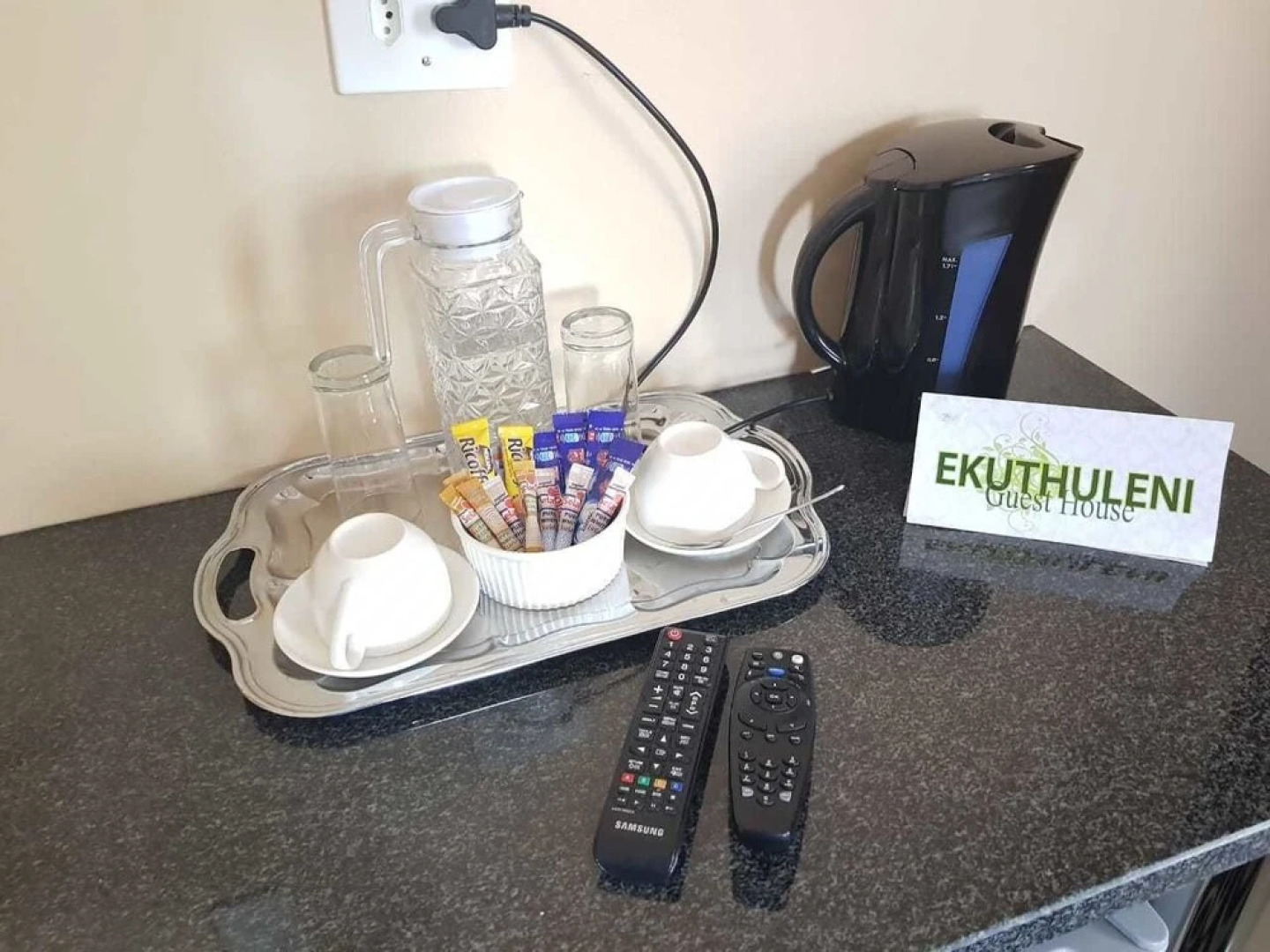 Ekuthuleni Guest House - Soweto