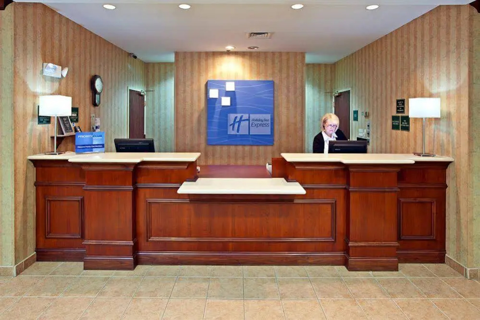 Holiday Inn Express & Suites Shelbyville by IHG